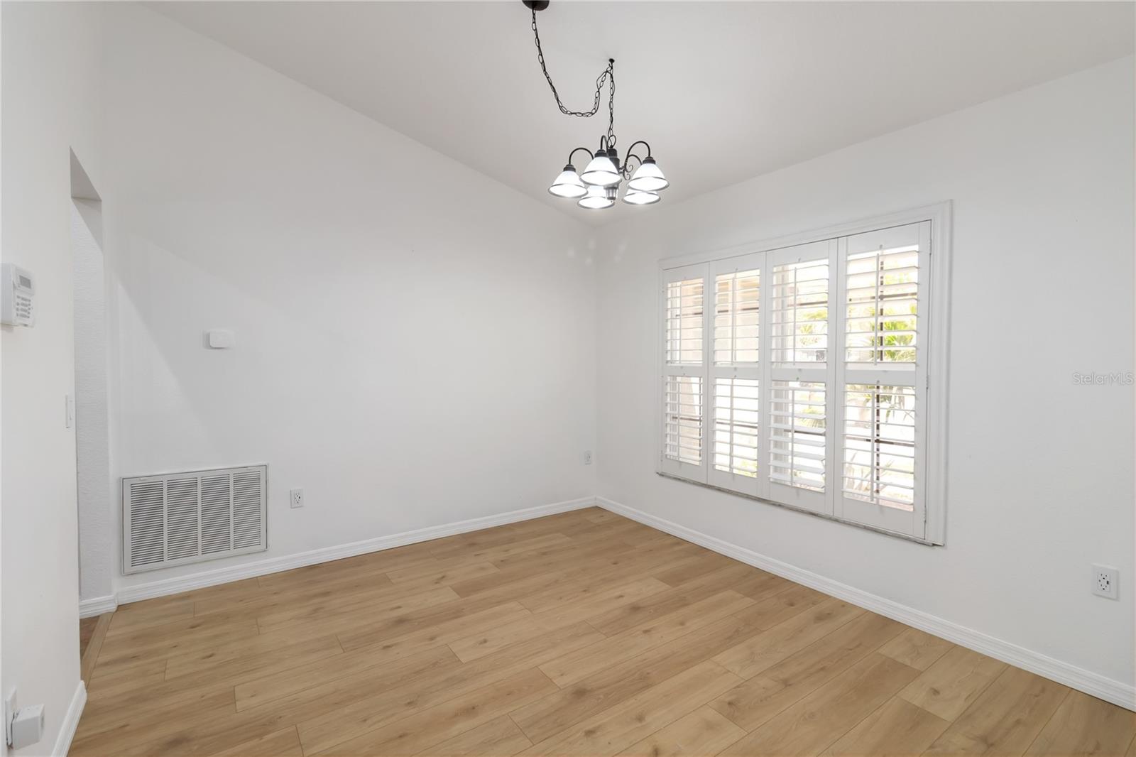 Image 9 of 52 For 2410 Bar Lou Court