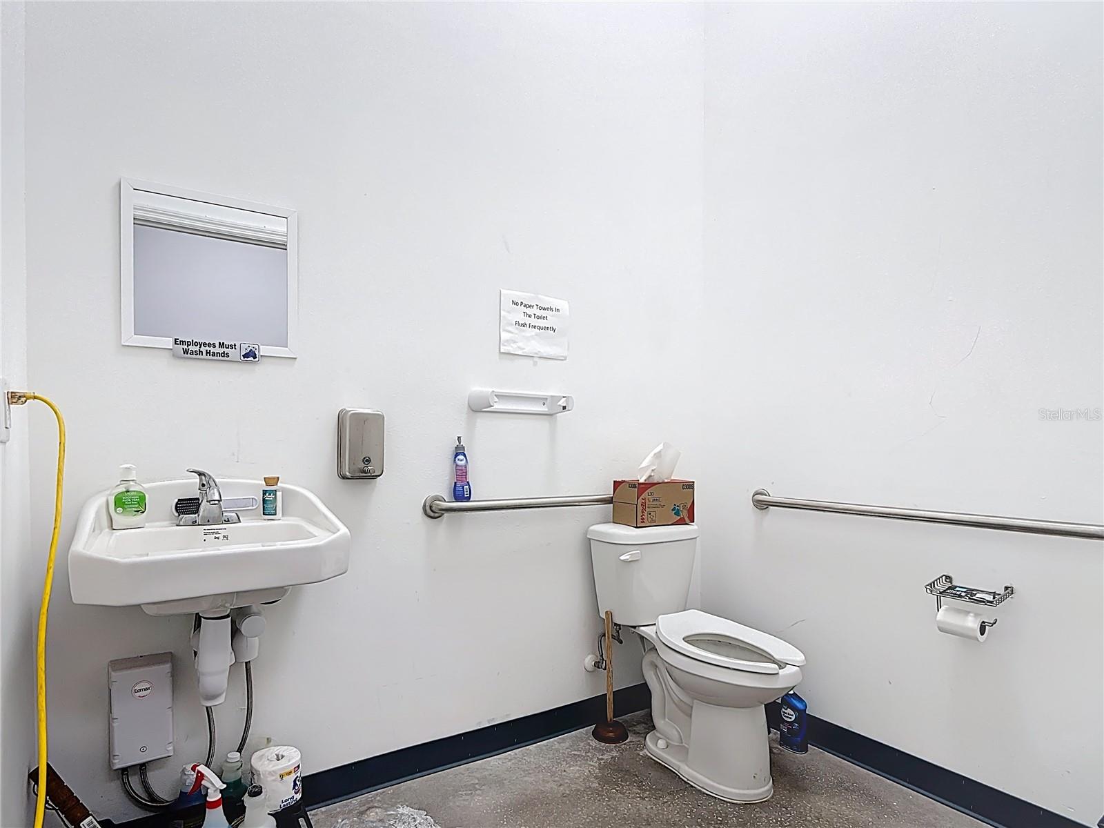 Image 14 of 27 For 1372 Narcoossee Road