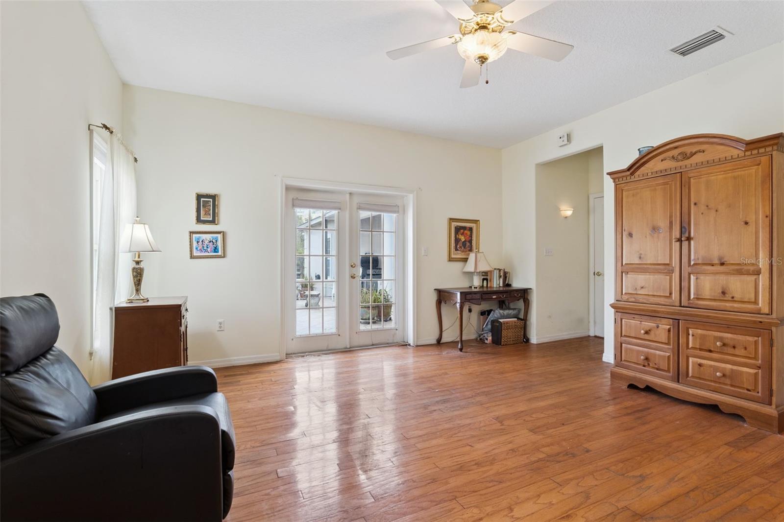 Image 16 of 59 For 22841 Stallion Drive