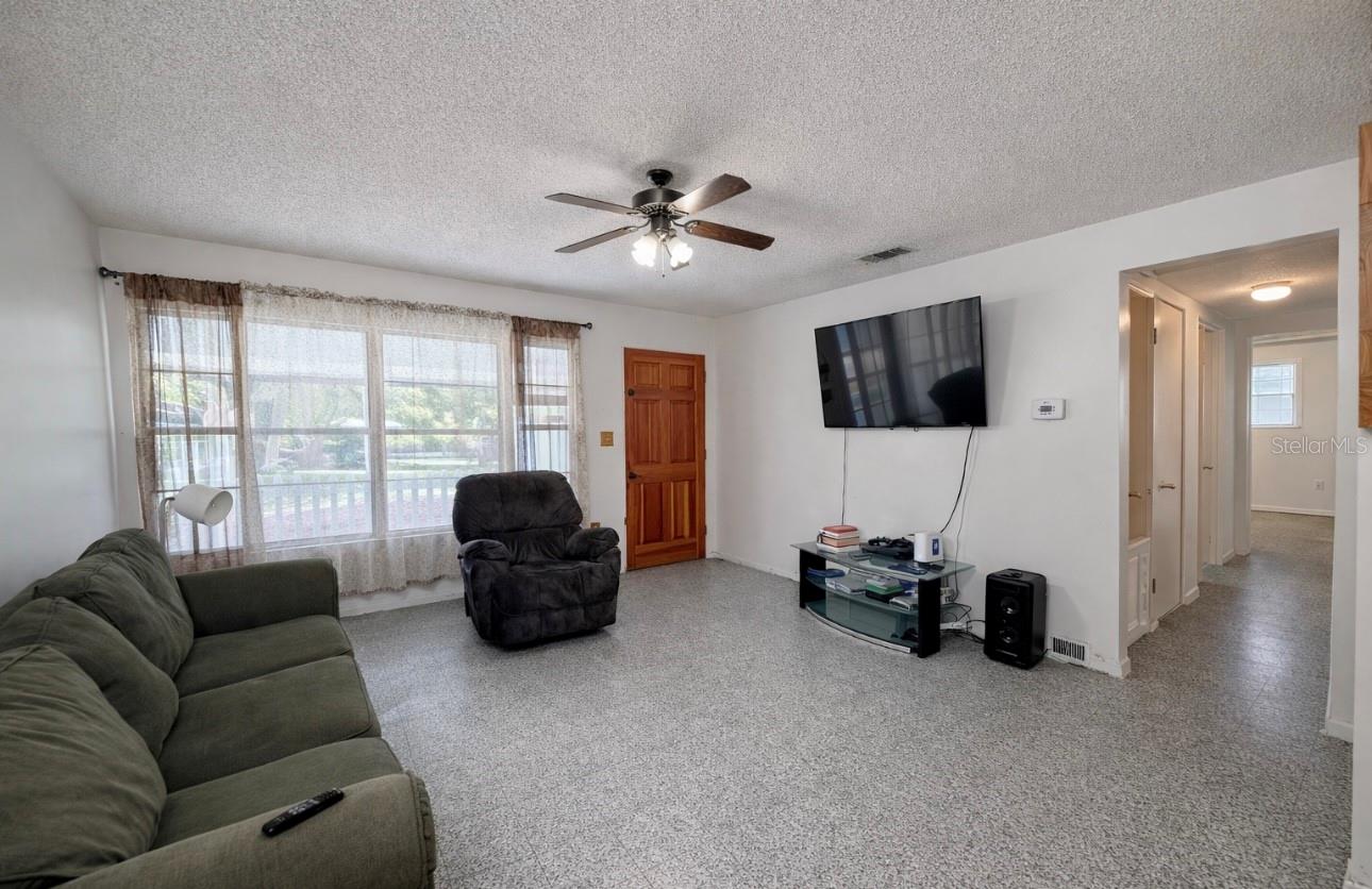 Image 3 of 15 For 1407 Moselle Avenue