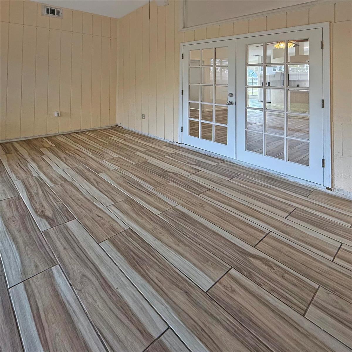 Image 10 of 37 For 44 Saint Kitts Circle