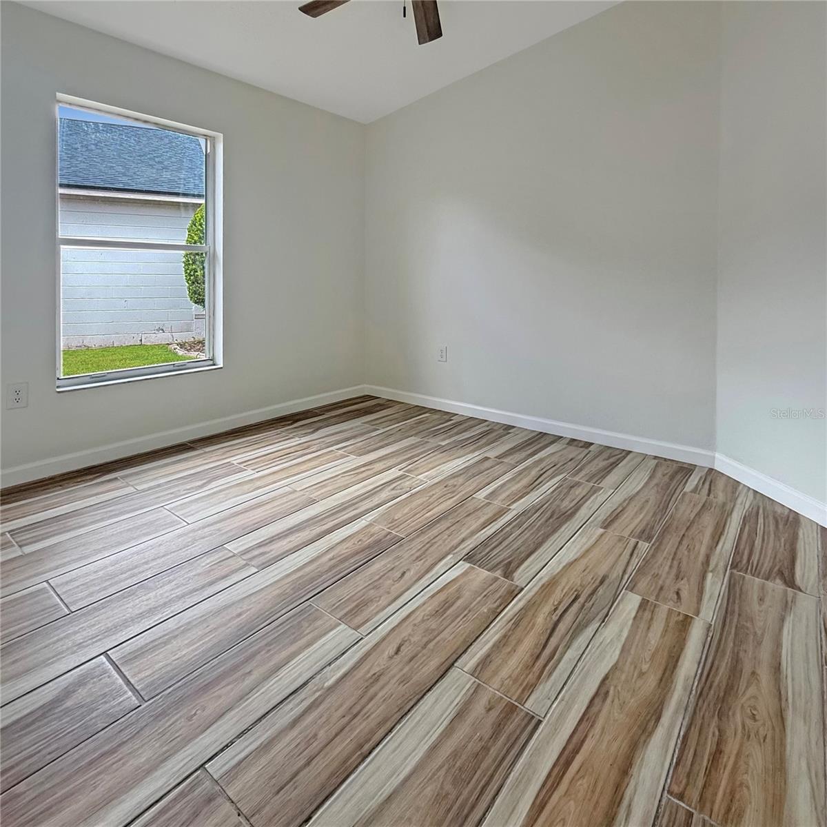 Image 22 of 37 For 44 Saint Kitts Circle