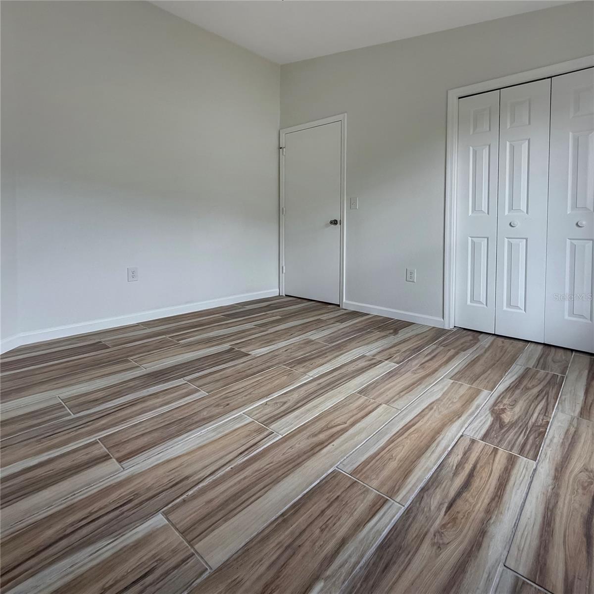 Image 23 of 37 For 44 Saint Kitts Circle