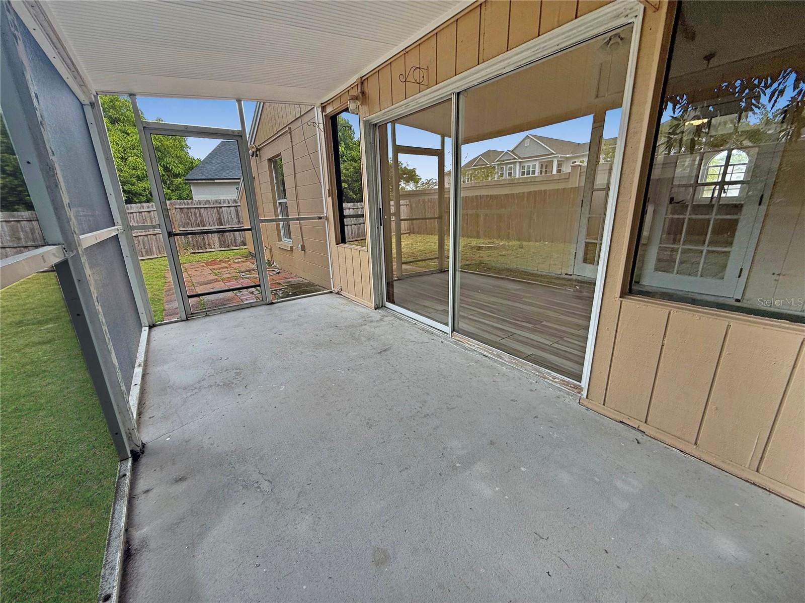 Image 31 of 37 For 44 Saint Kitts Circle