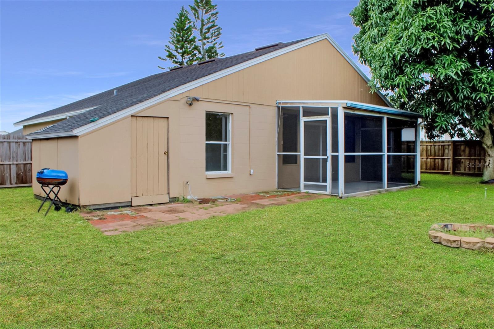 Image 34 of 37 For 44 Saint Kitts Circle