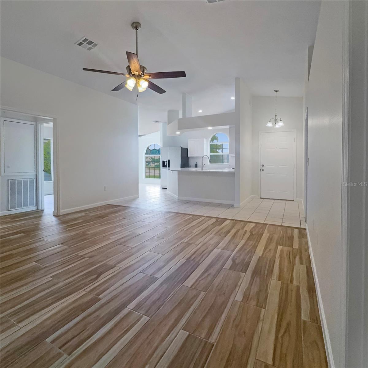 Image 6 of 37 For 44 Saint Kitts Circle