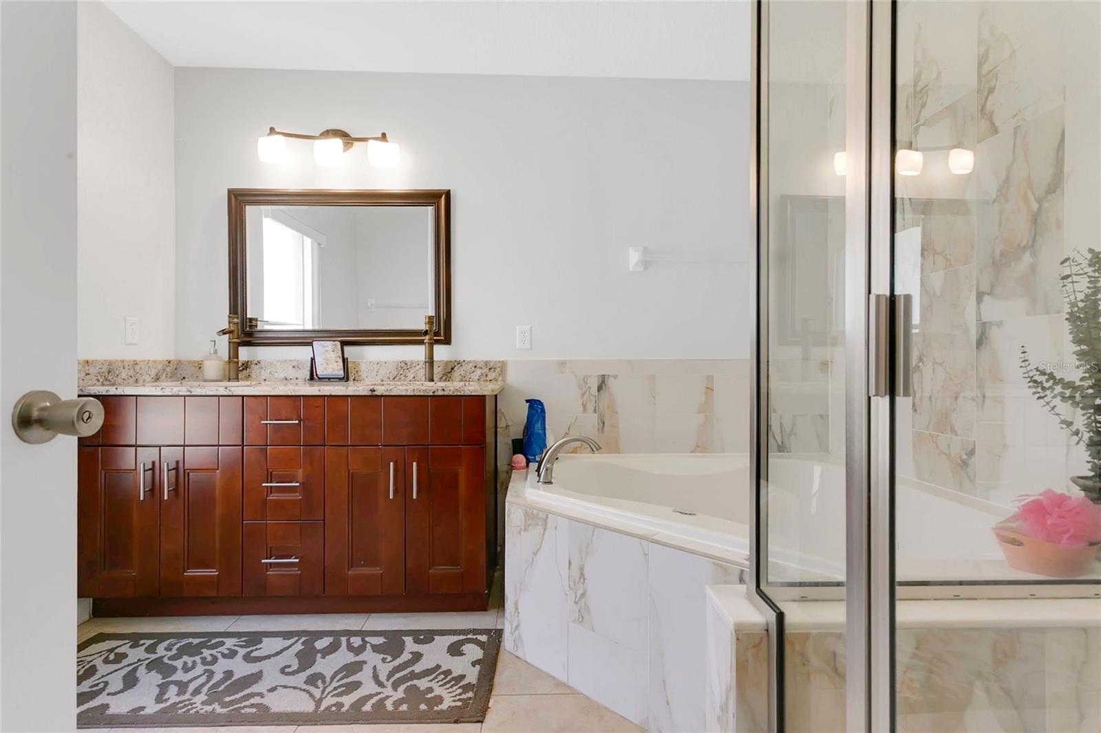 Image 11 of 36 For 403 Carey Way