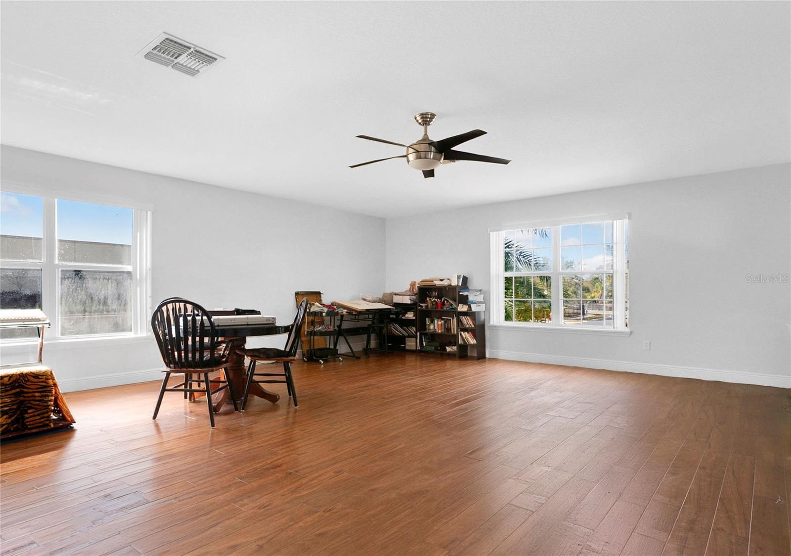 Image 15 of 36 For 403 Carey Way