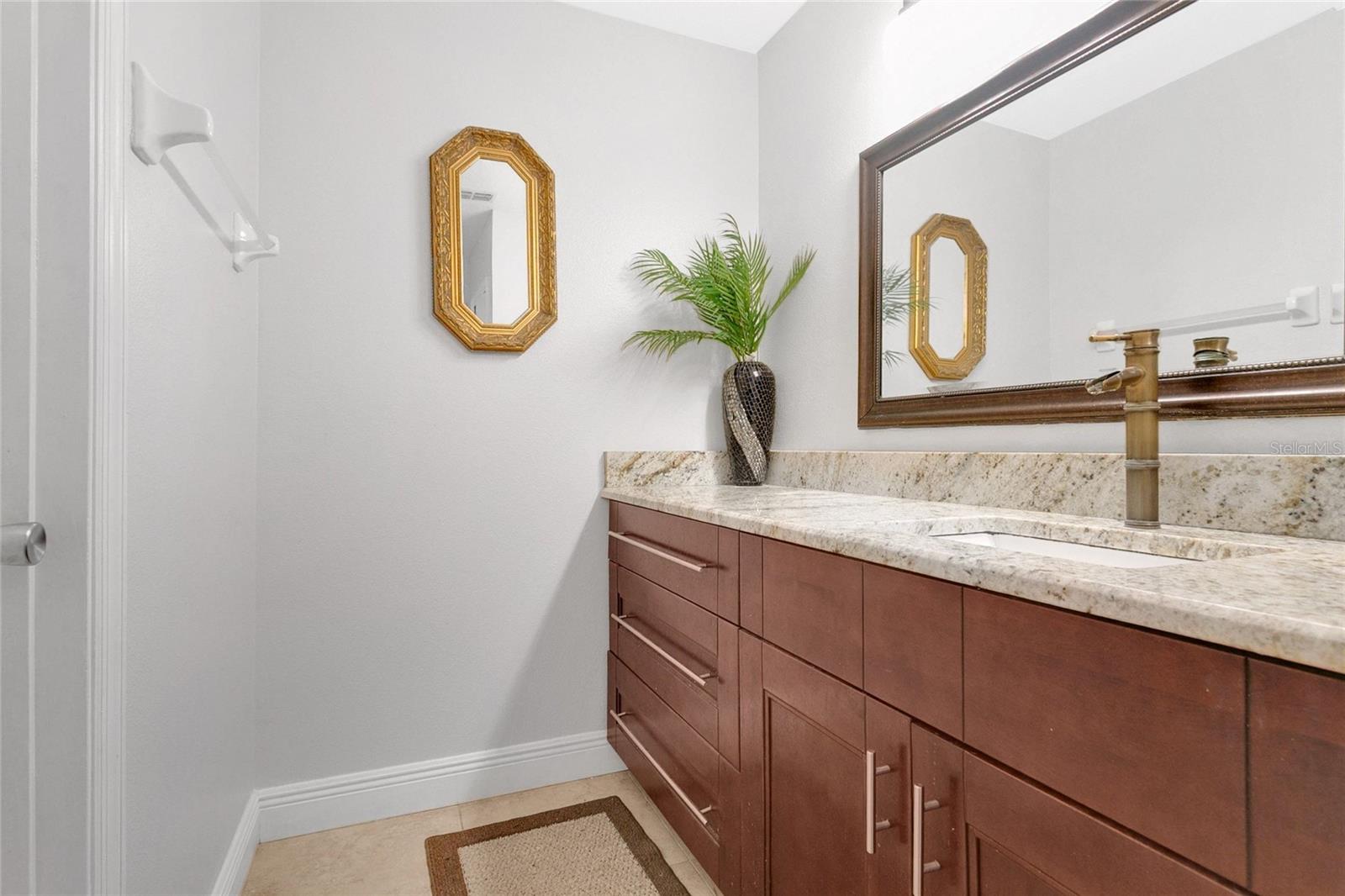 Image 17 of 36 For 403 Carey Way