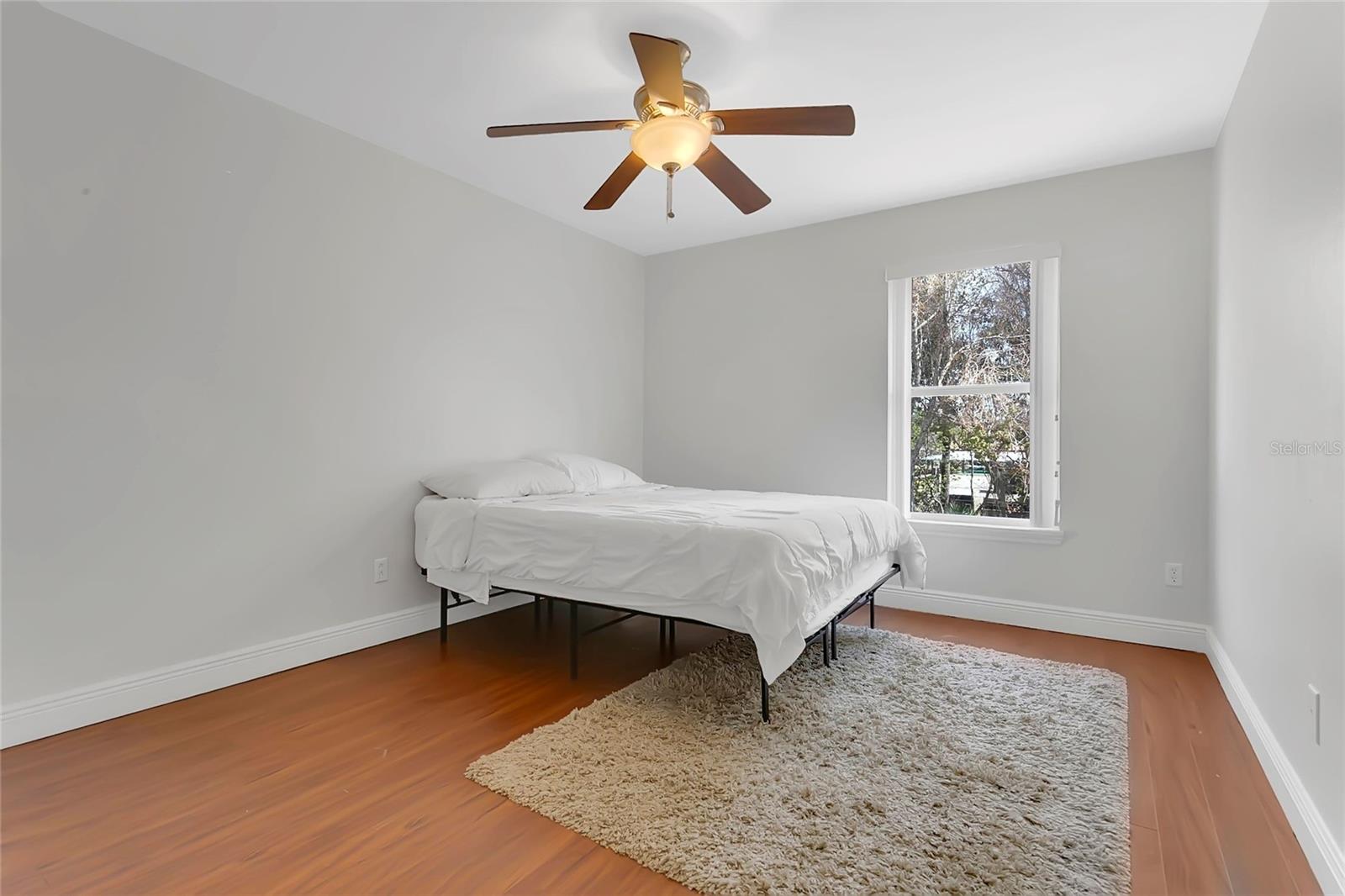 Image 19 of 36 For 403 Carey Way