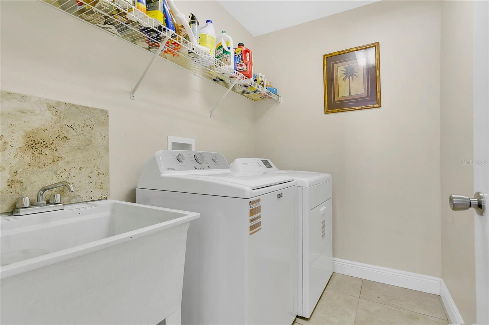 Image 23 of 36 For 403 Carey Way