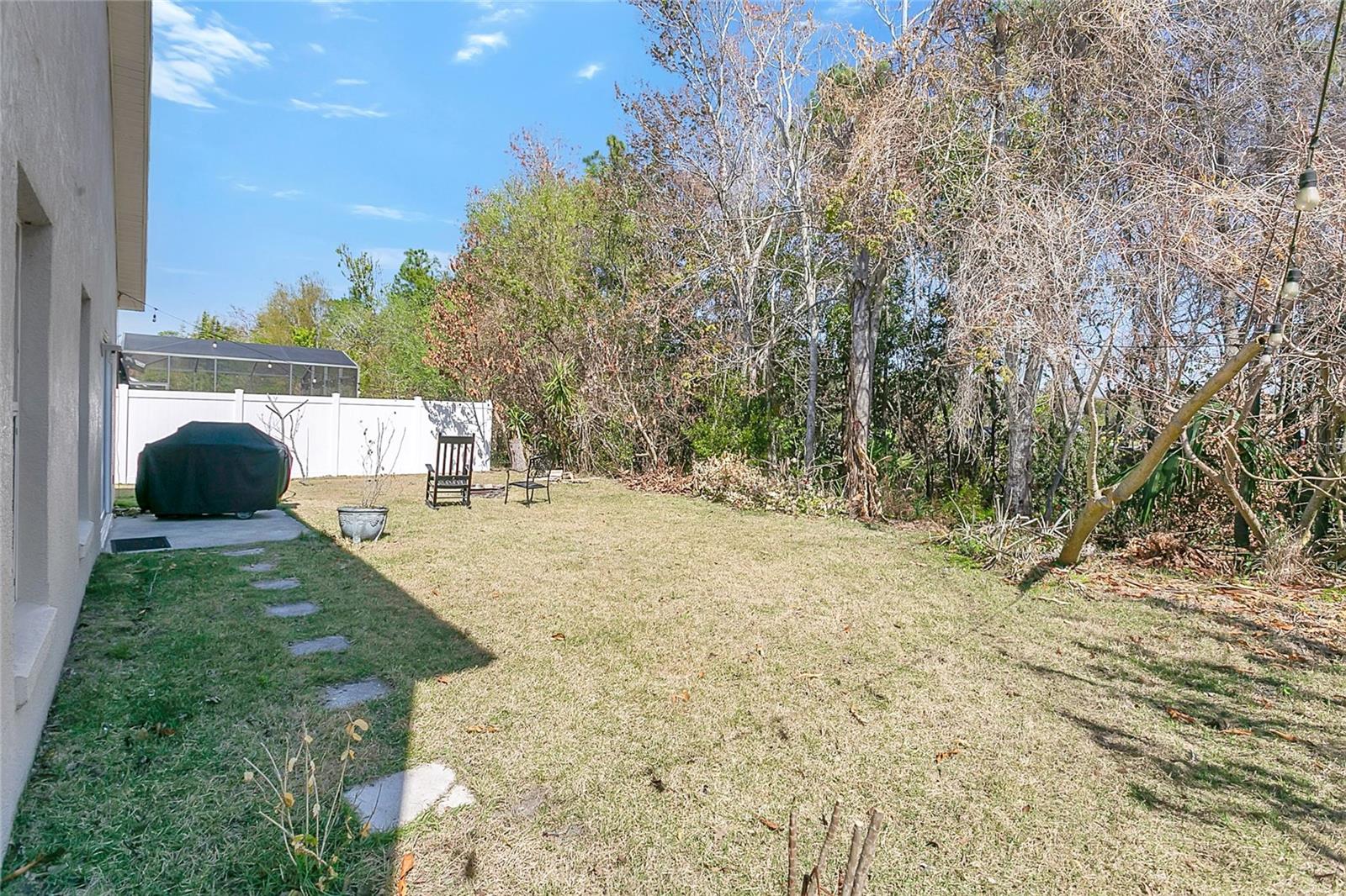 Image 24 of 36 For 403 Carey Way