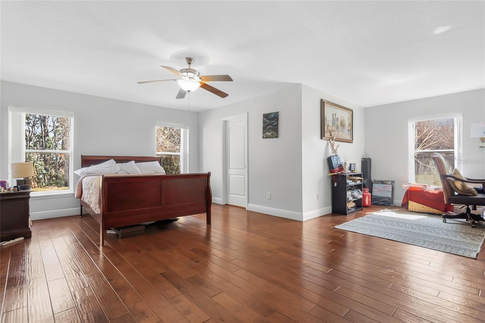 Image 9 of 36 For 403 Carey Way