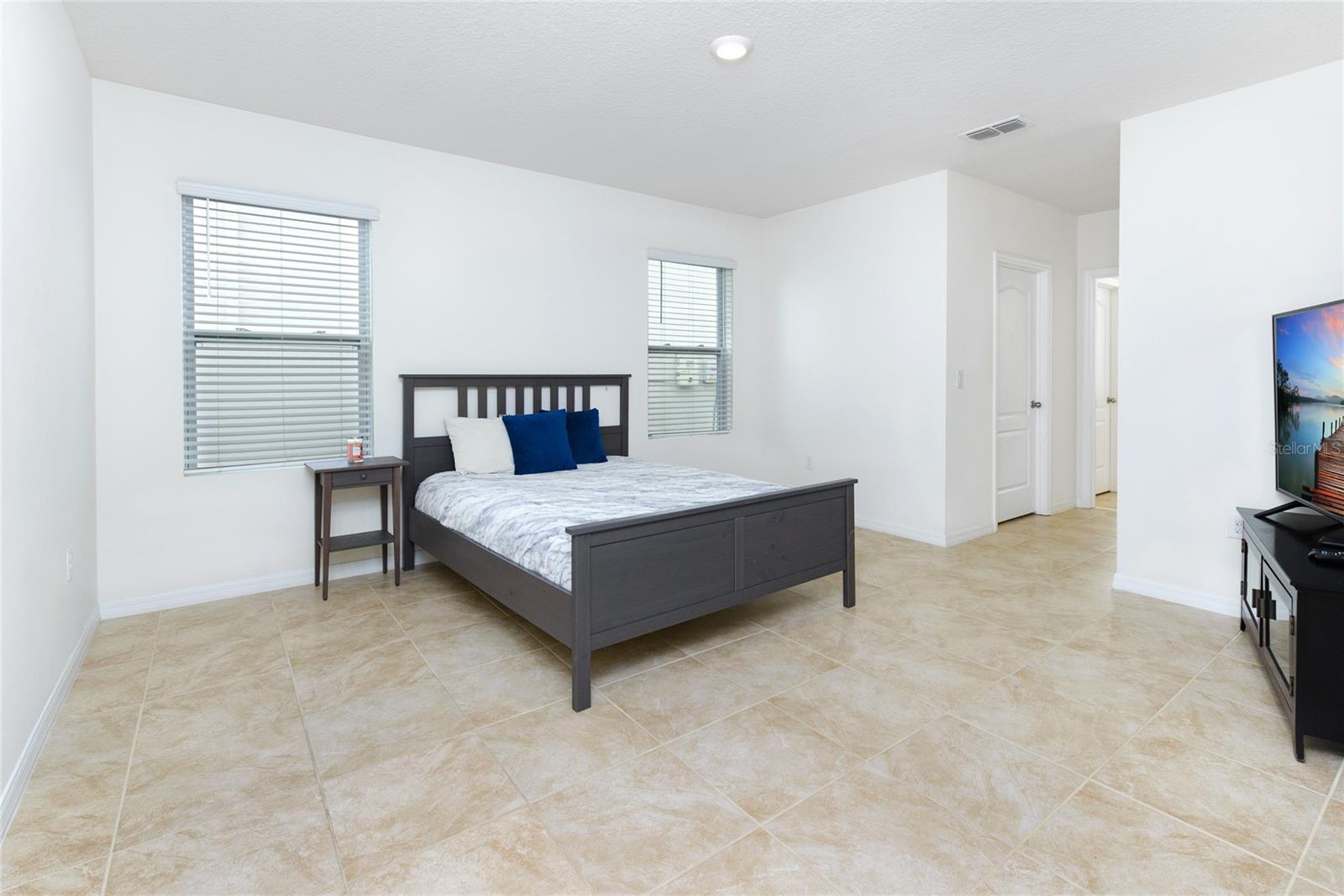 Listing photo id 13 for 1932 Red Canyon Drive