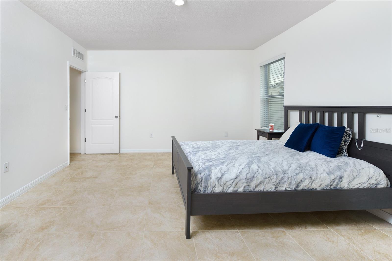 Listing photo id 14 for 1932 Red Canyon Drive