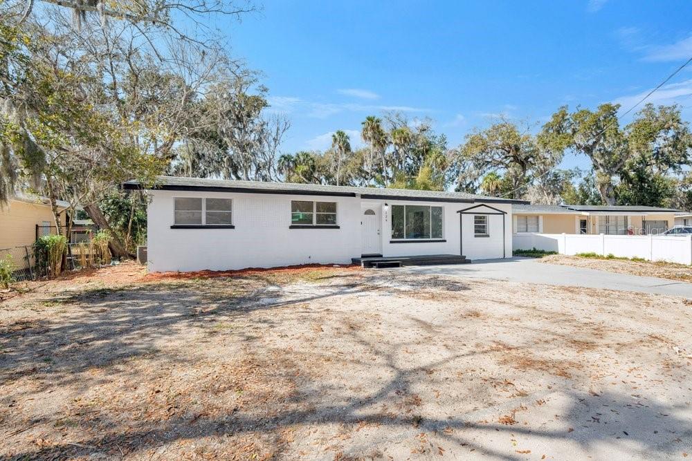 Image 11 of 29 For 124 Baywood Drive