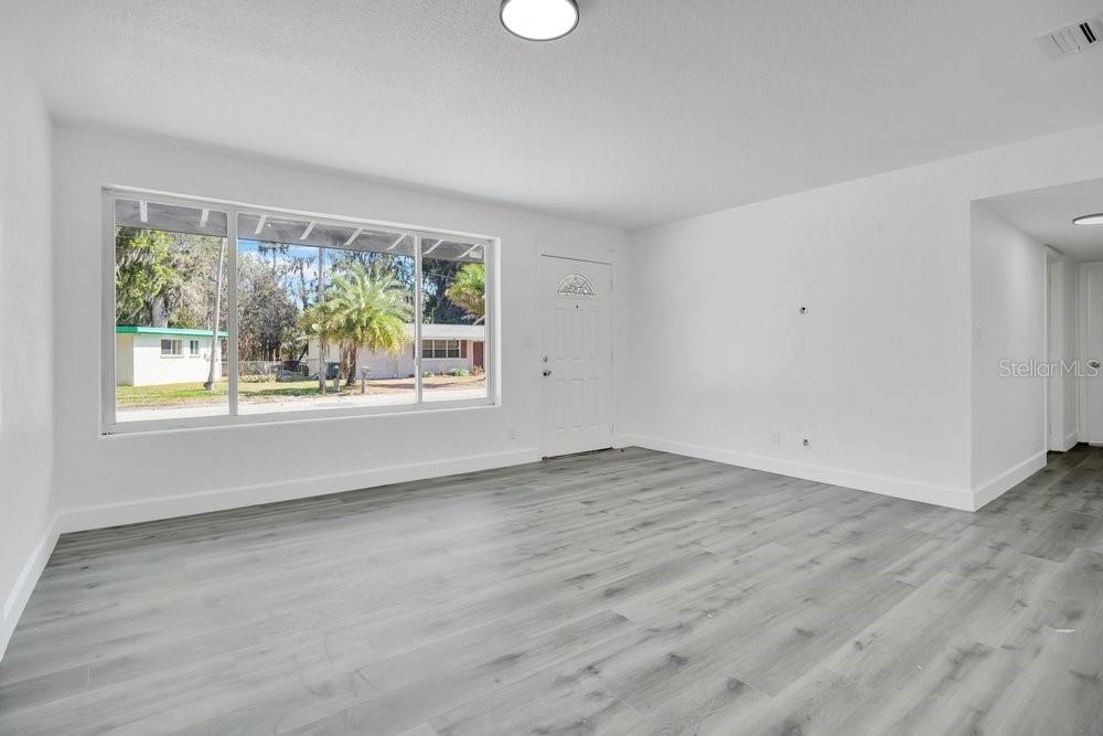 Image 13 of 29 For 124 Baywood Drive