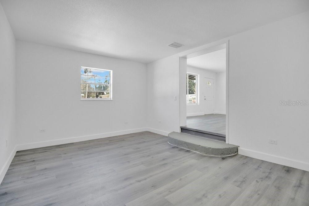 Image 17 of 29 For 124 Baywood Drive