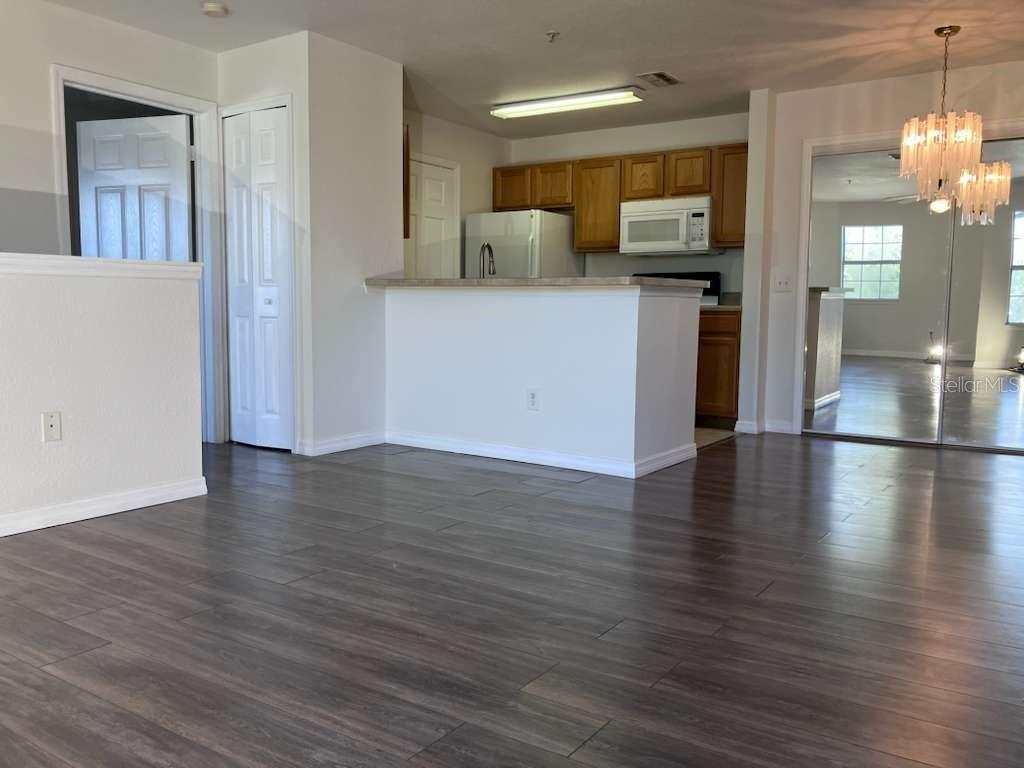 Image 3 of 21 For 4850 51st Street W 1203