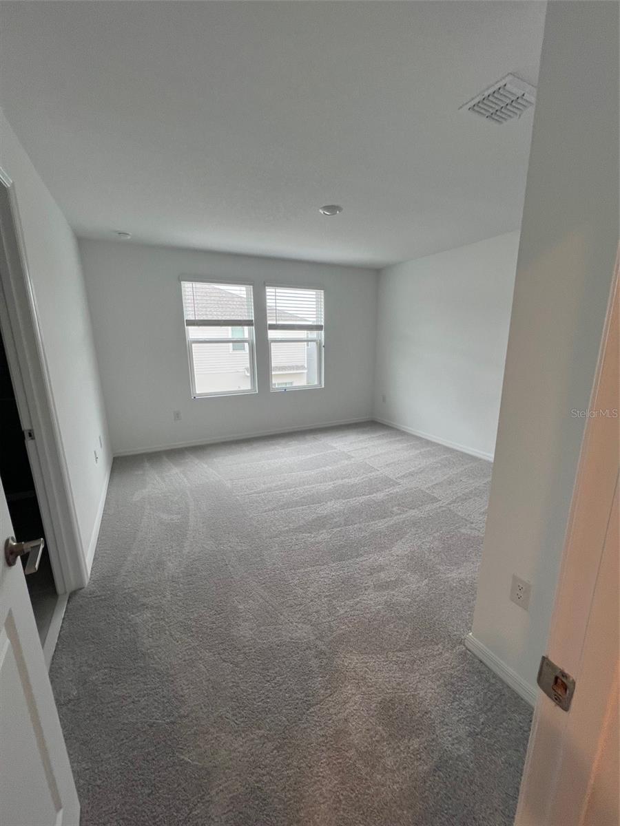 Image 7 of 14 For 2958 Canary Avenue