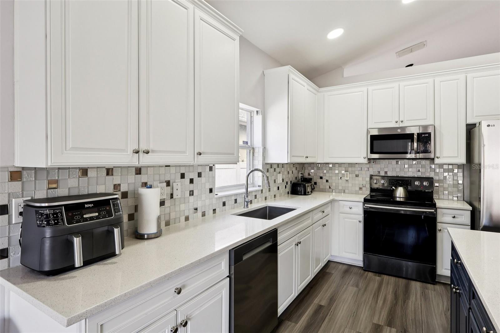 Image 10 of 71 For 2104 Congress Lane