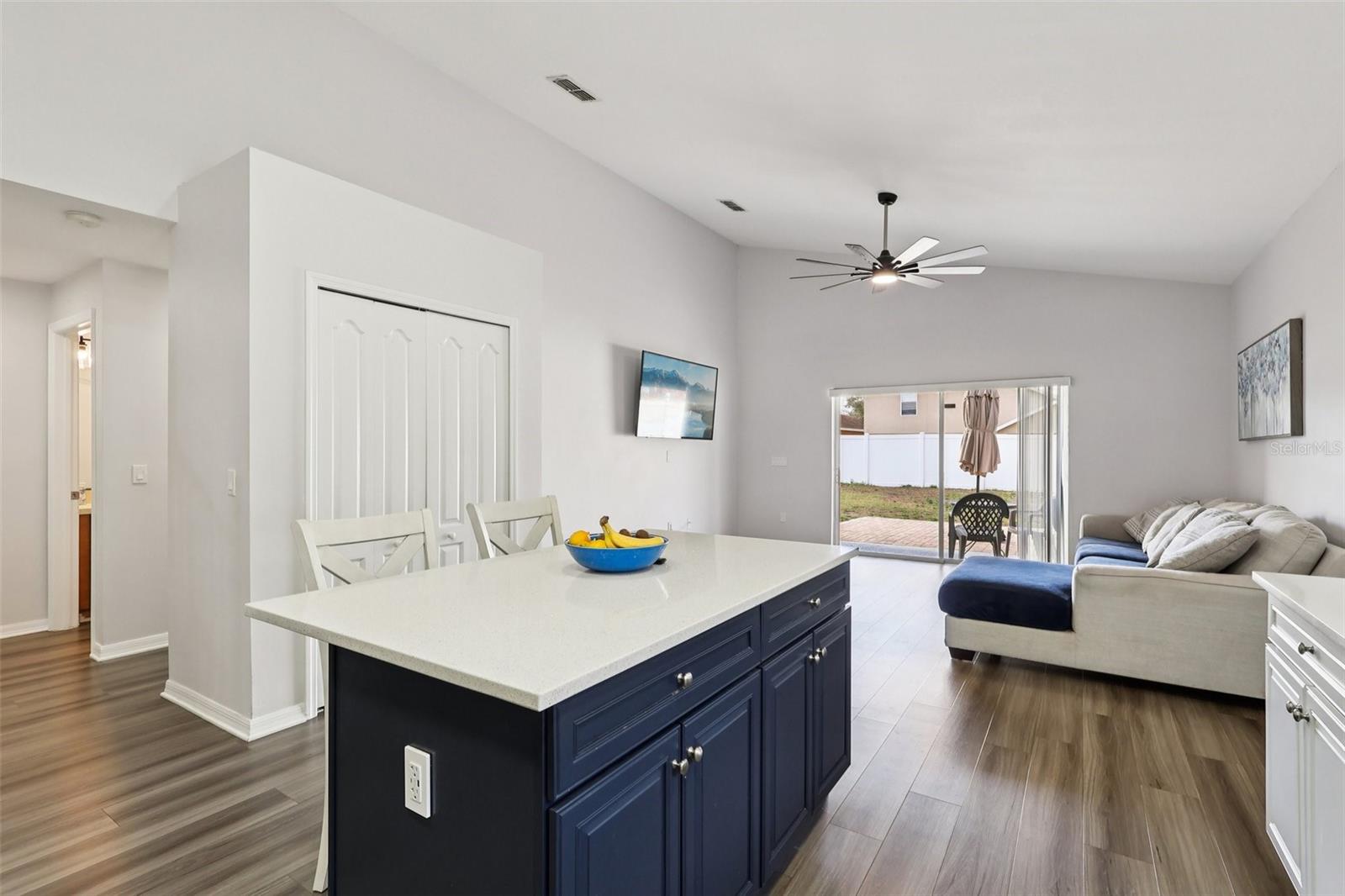 Image 12 of 71 For 2104 Congress Lane