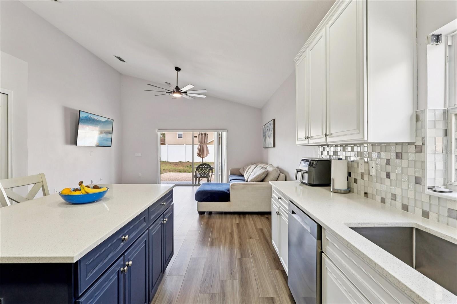 Image 13 of 71 For 2104 Congress Lane