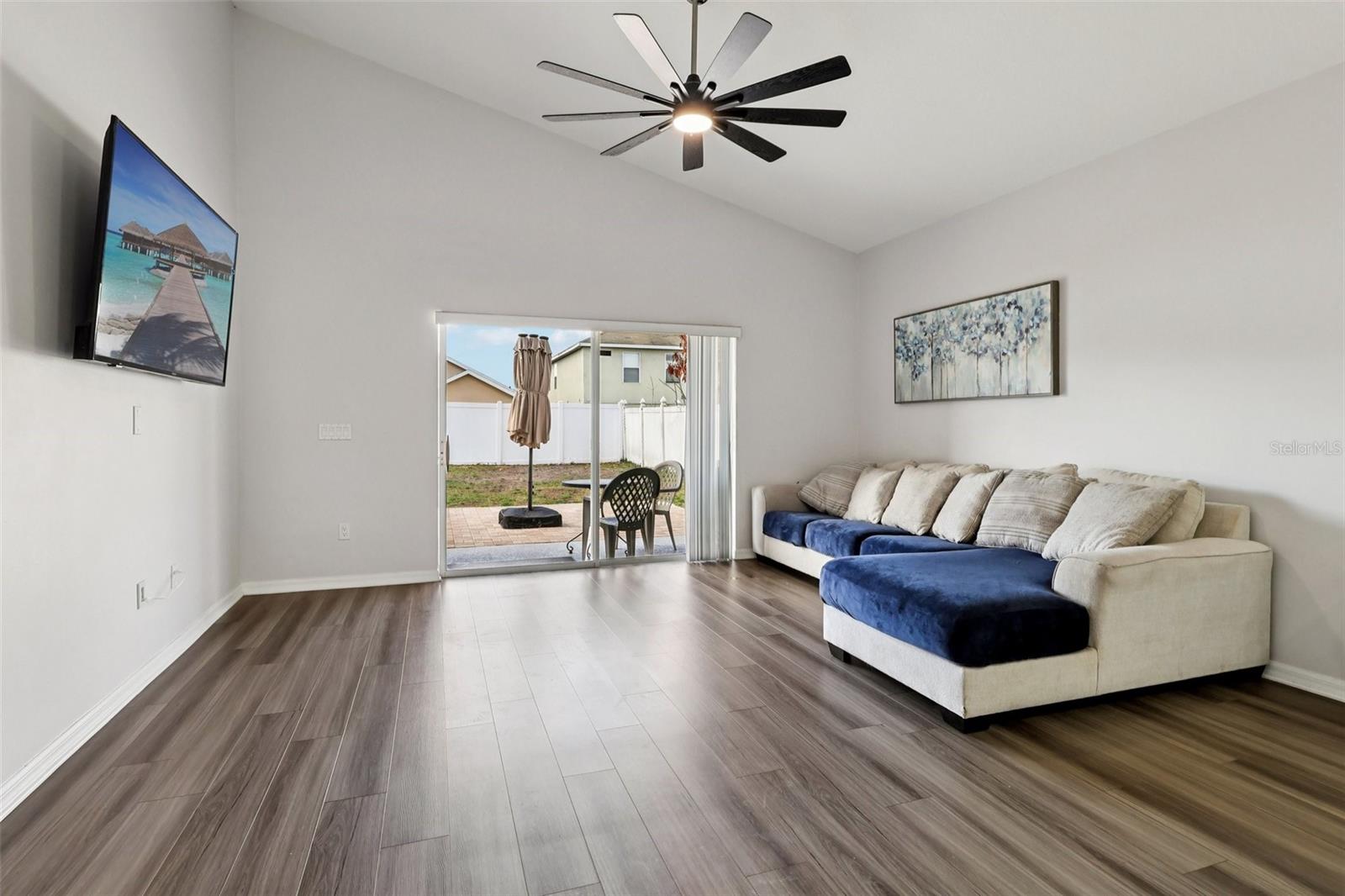 Image 14 of 71 For 2104 Congress Lane