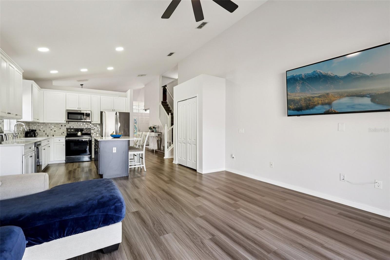 Image 16 of 71 For 2104 Congress Lane