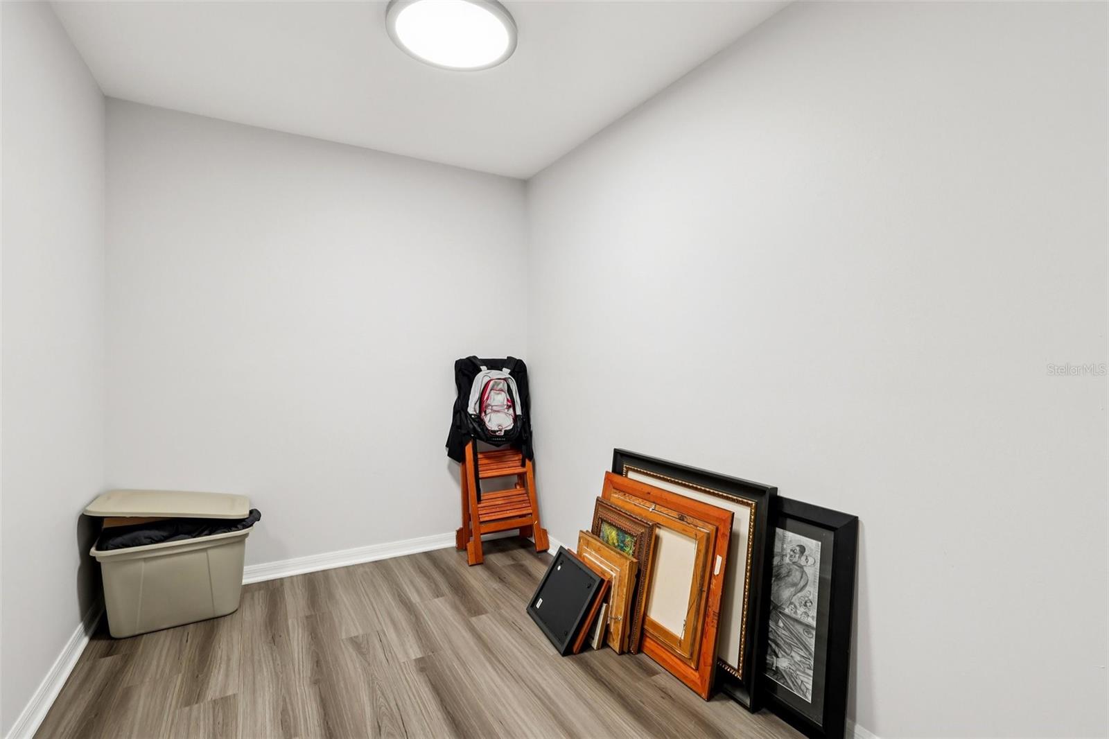 Image 24 of 71 For 2104 Congress Lane