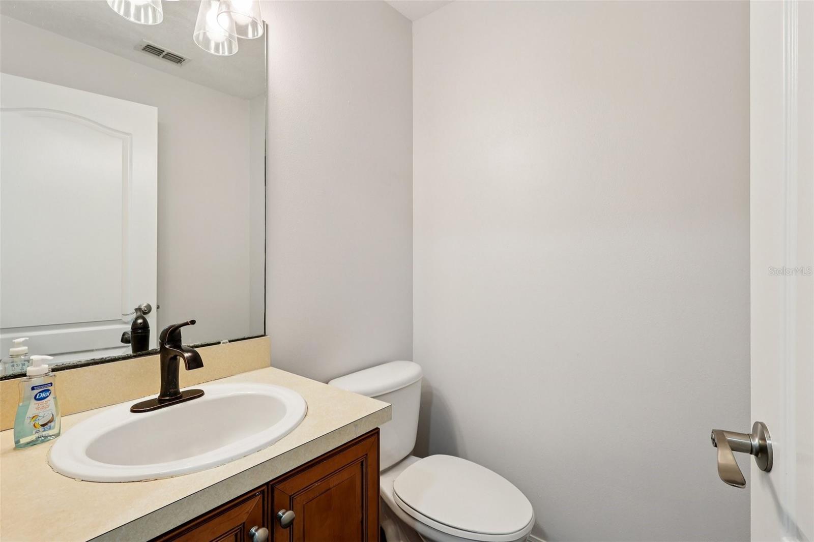 Image 26 of 71 For 2104 Congress Lane