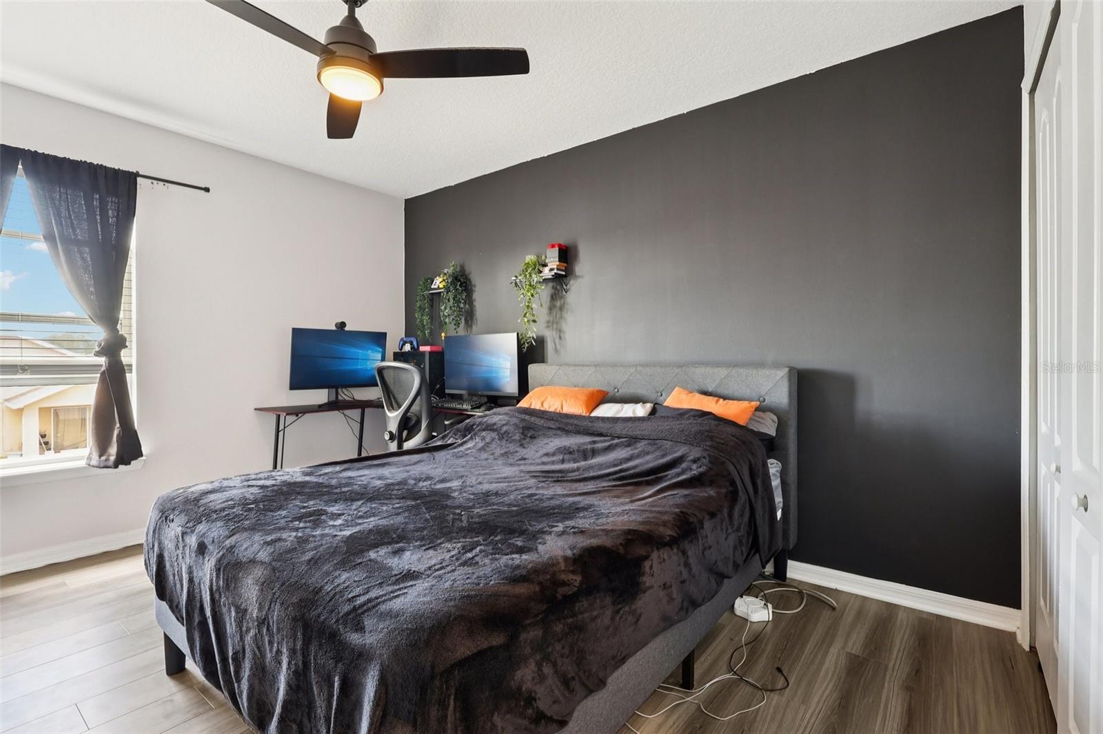 Image 33 of 71 For 2104 Congress Lane