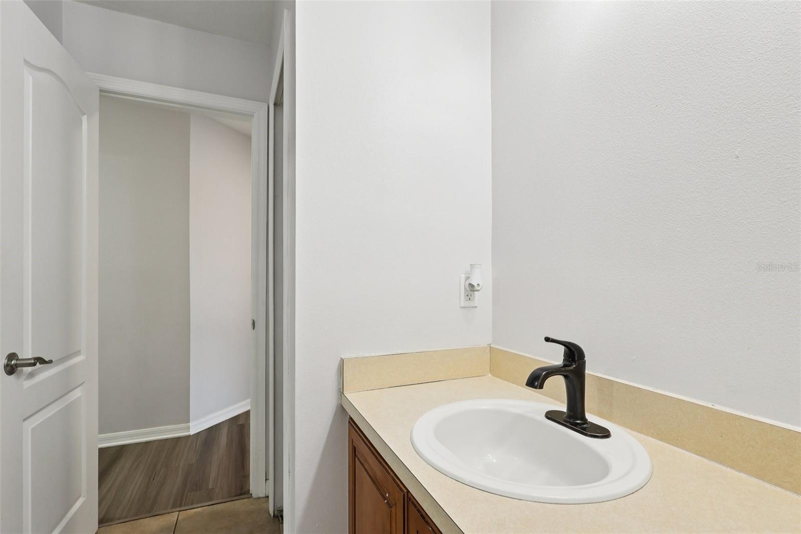 Image 35 of 71 For 2104 Congress Lane