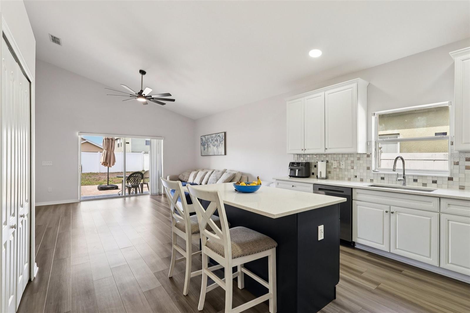 Image 8 of 71 For 2104 Congress Lane