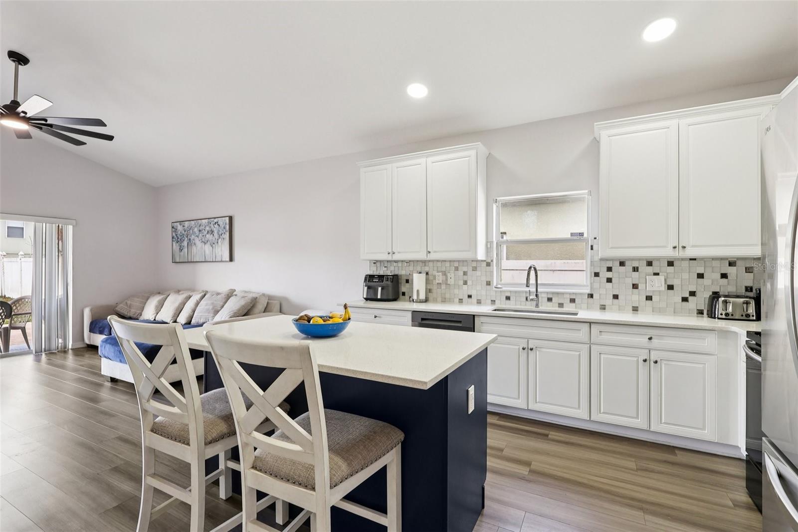 Image 9 of 71 For 2104 Congress Lane