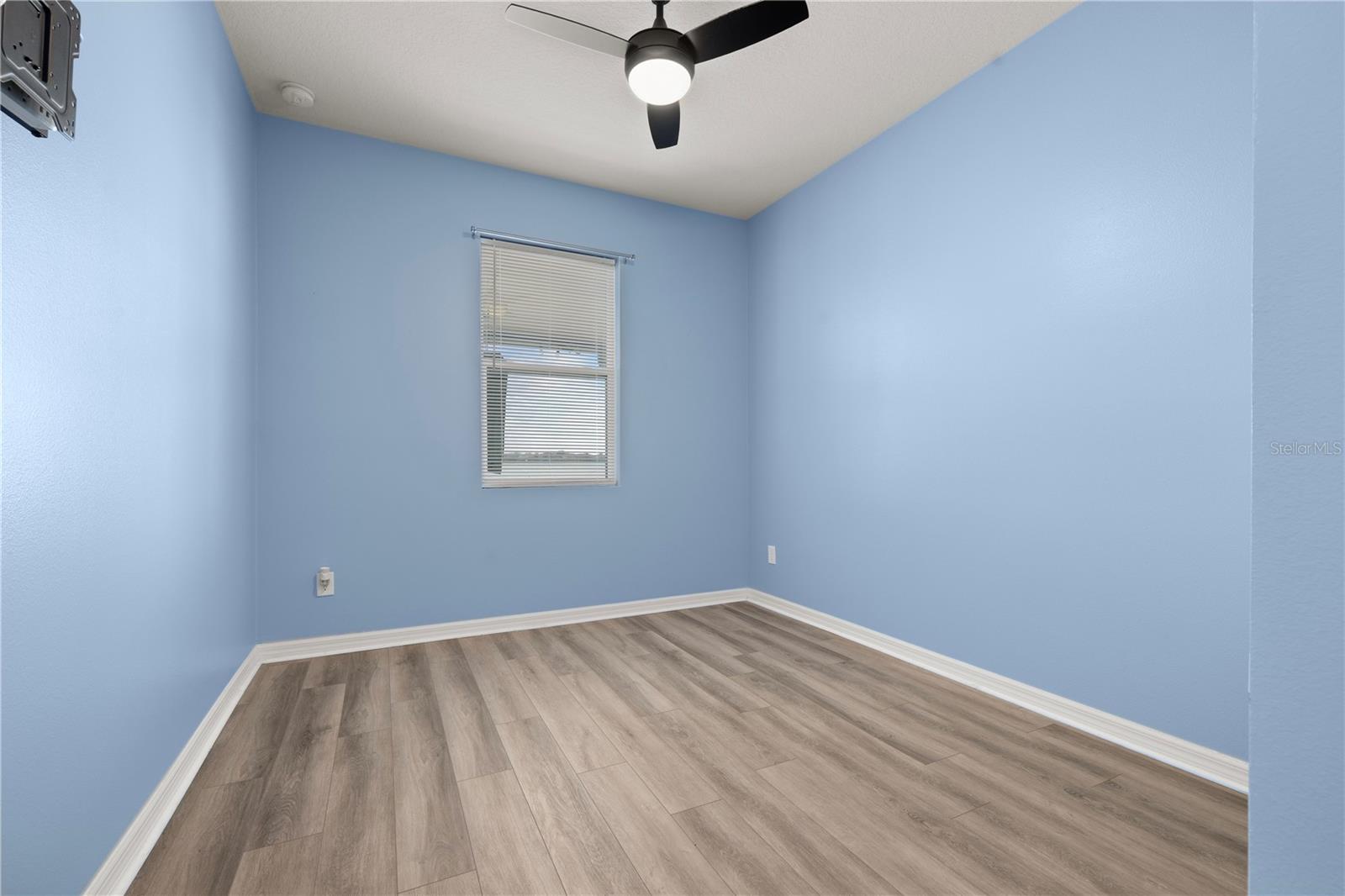 Image 16 of 39 For 395 Blue Cypress Drive