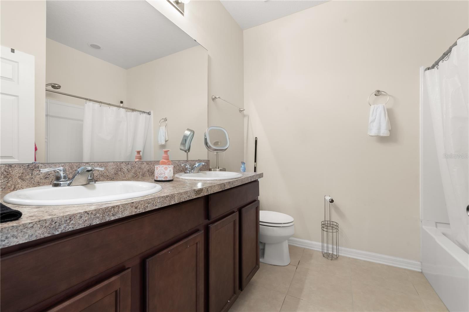 Image 24 of 39 For 395 Blue Cypress Drive