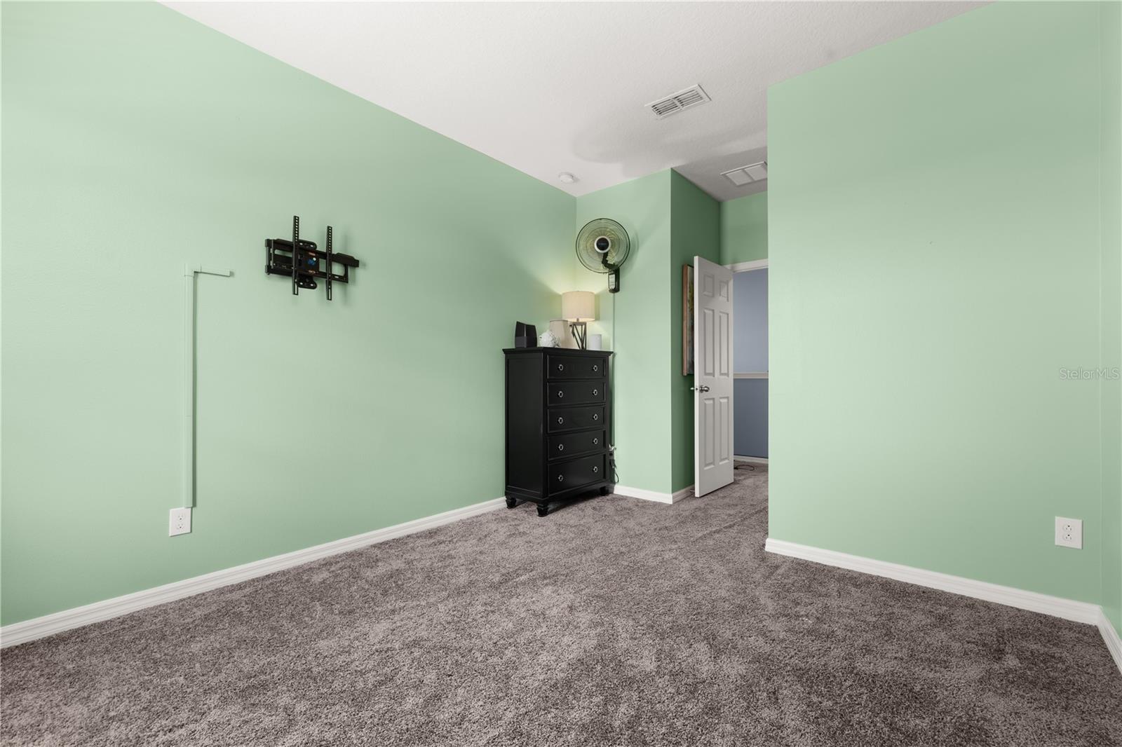 Image 25 of 39 For 395 Blue Cypress Drive