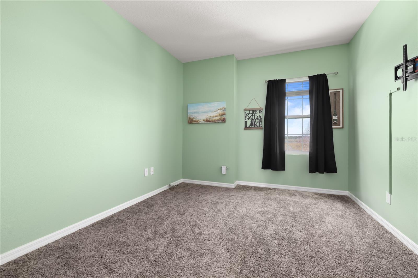 Image 26 of 39 For 395 Blue Cypress Drive