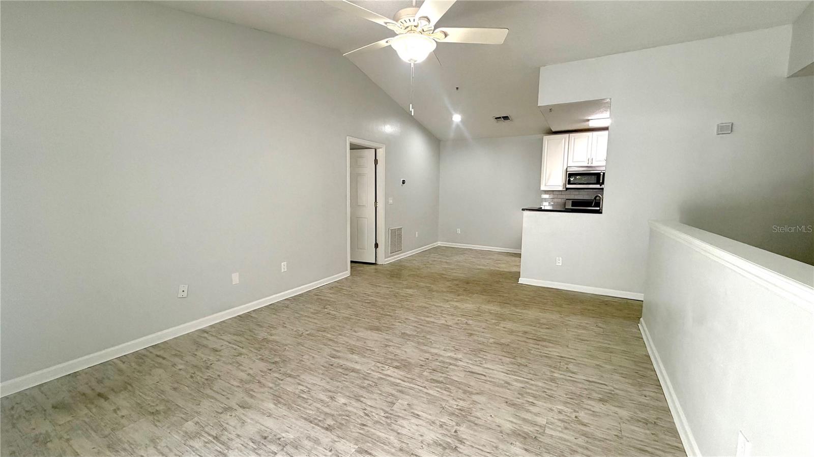 Image 3 of 20 For 4332 Kirkman Road 1012