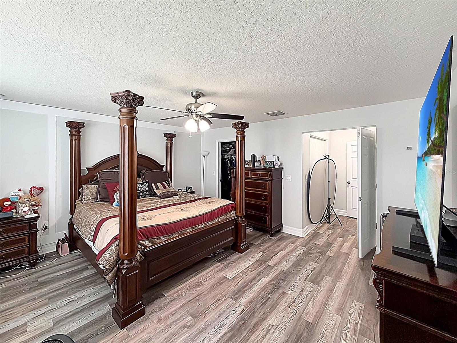 Image 15 of 41 For 2438 Chateau Loop