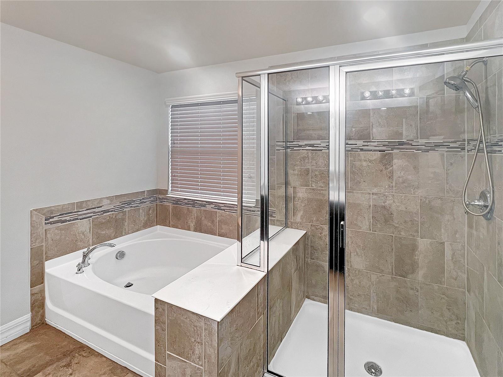 Image 17 of 41 For 2438 Chateau Loop