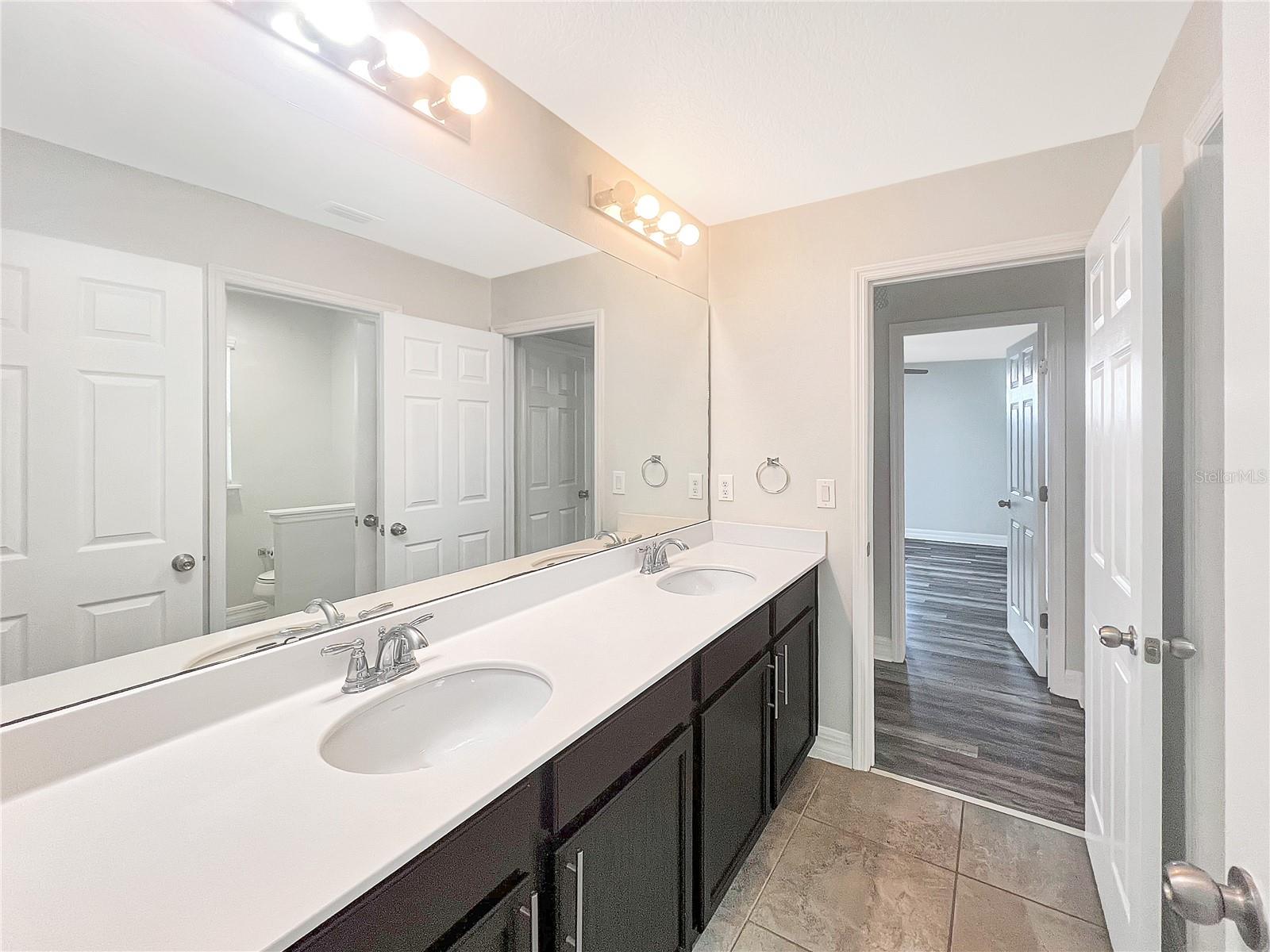 Image 19 of 41 For 2438 Chateau Loop