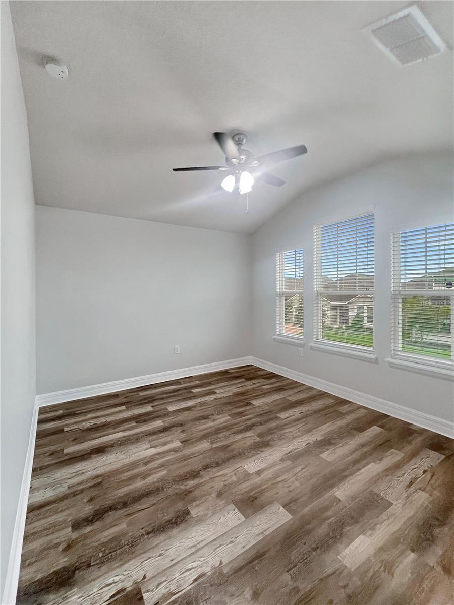 Image 21 of 41 For 2438 Chateau Loop