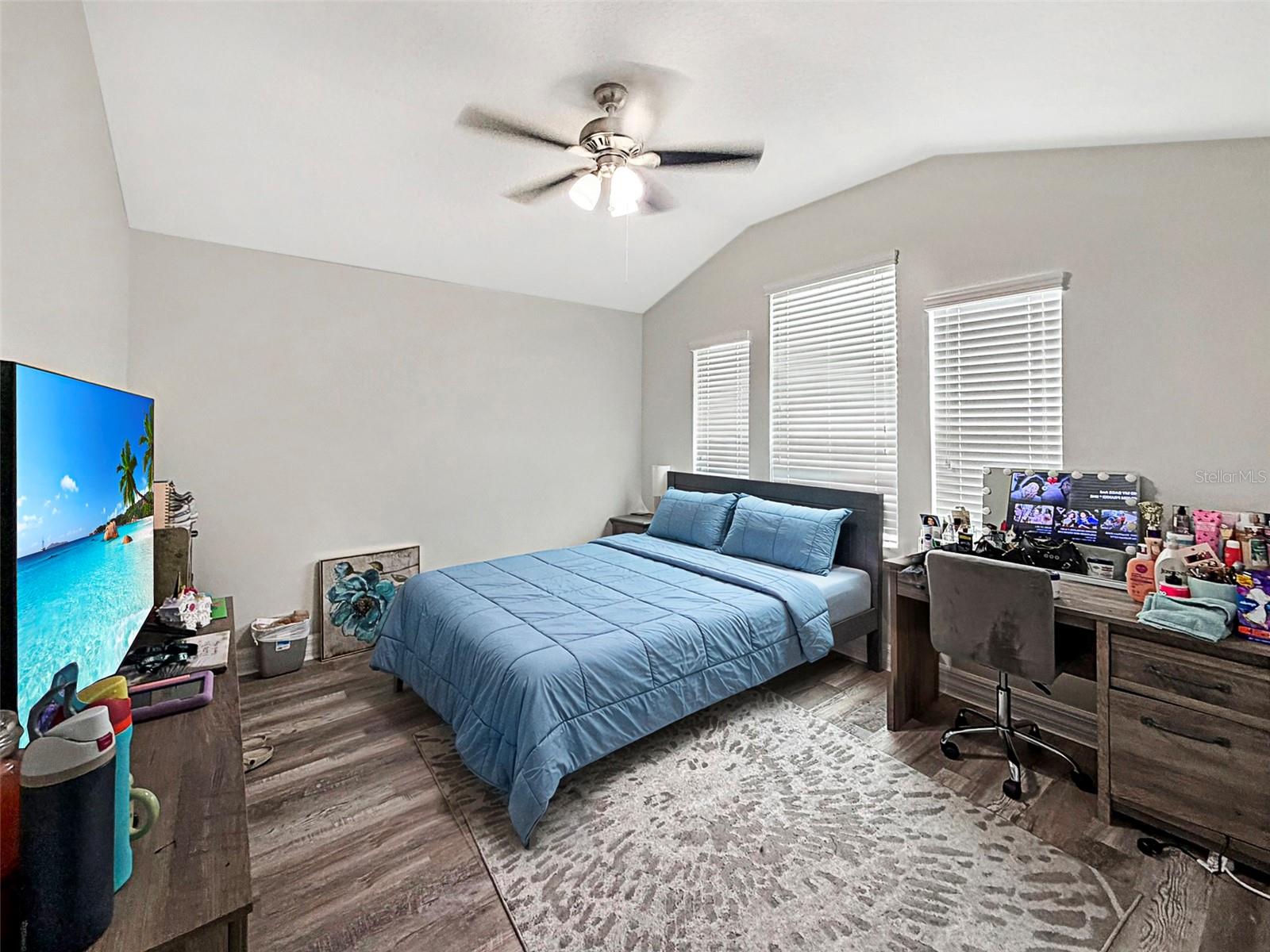 Image 22 of 41 For 2438 Chateau Loop