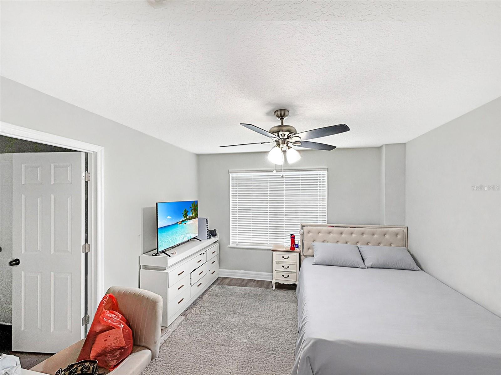 Image 24 of 41 For 2438 Chateau Loop