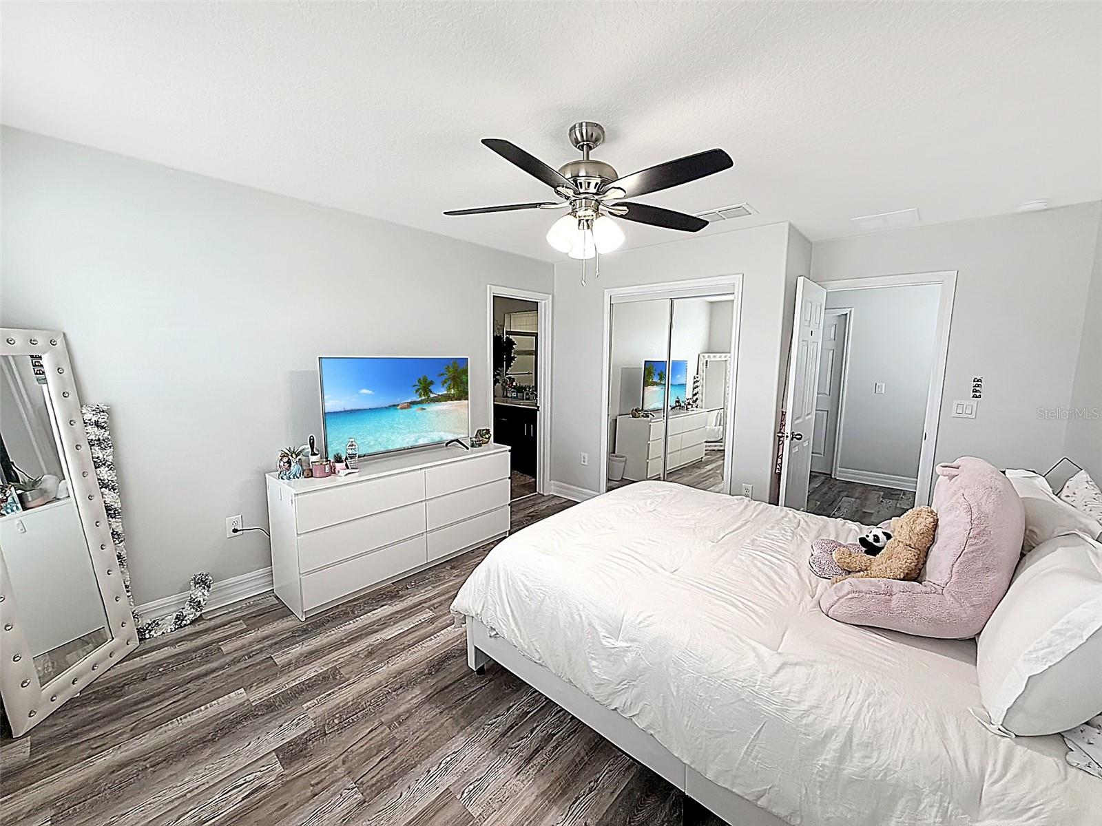 Image 26 of 41 For 2438 Chateau Loop