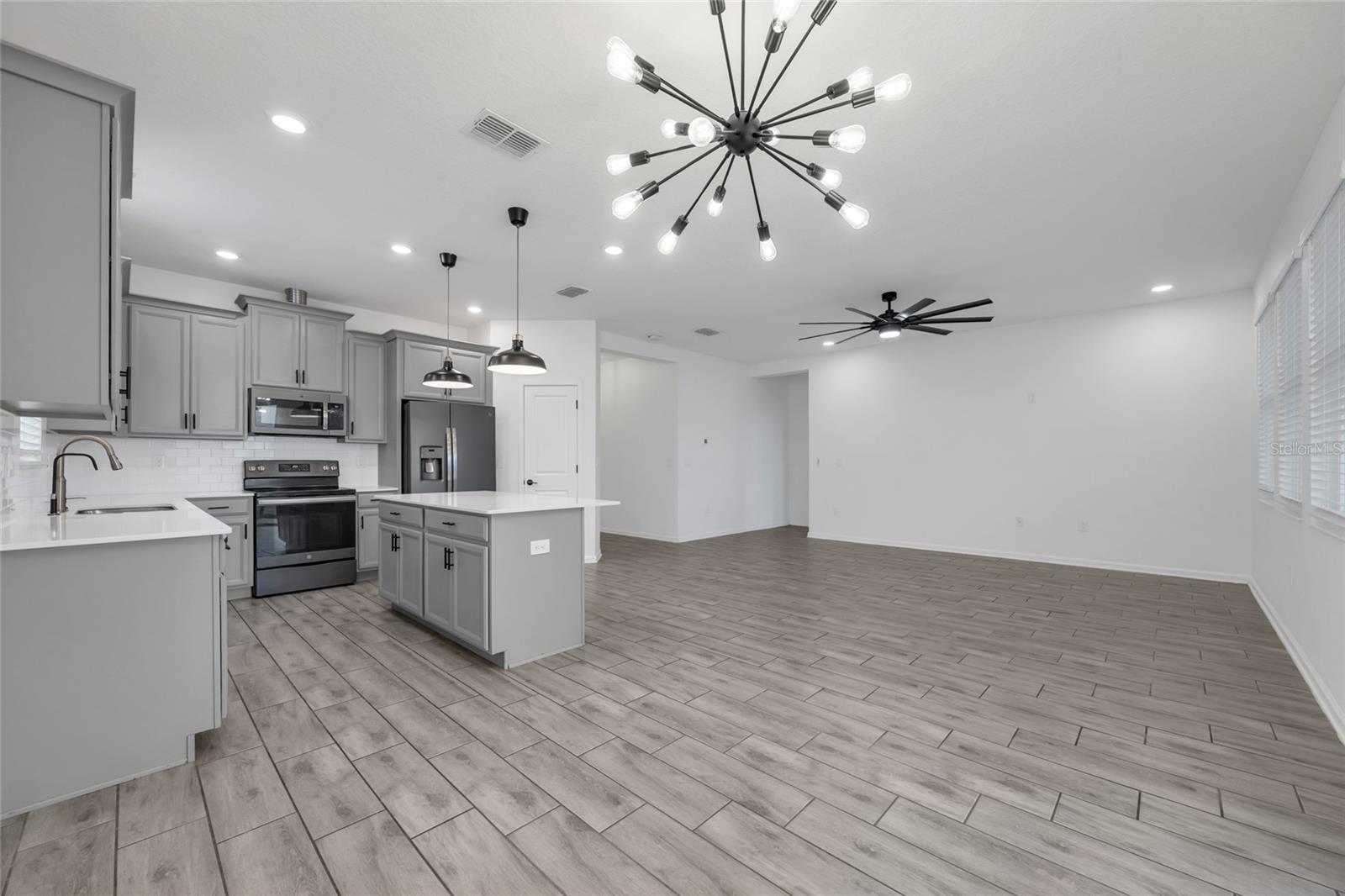 Image 11 of 37 For 1711 Chatsworth Circle