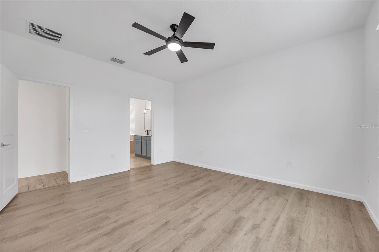 Image 13 of 37 For 1711 Chatsworth Circle