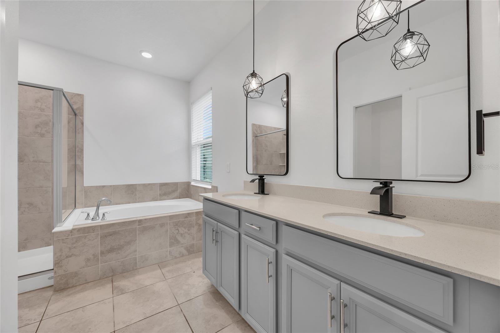 Image 15 of 37 For 1711 Chatsworth Circle